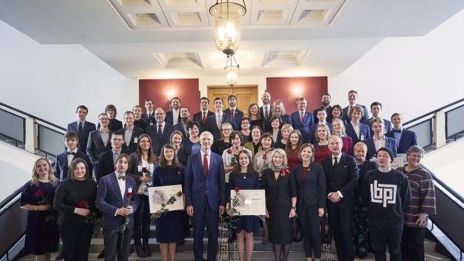Sveic starptautisko mācību priekšmetu olimpiāžu un konkursa “EuroSkills 2018” laureātus un viņu pasniedzējus