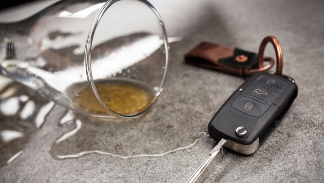 Autovadītāji turpmāk nevarēs atteikties no pūšanas alkometrā