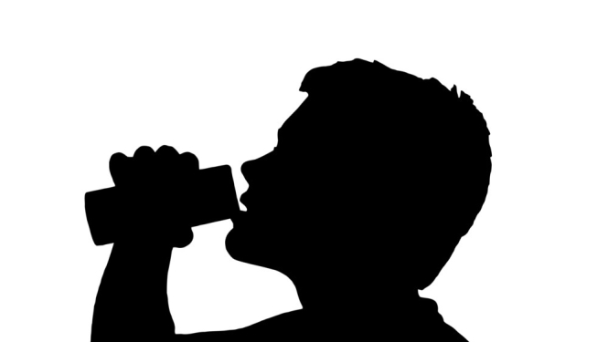 Par enerģijas dzērienu pārdošanu bērniem arī turpmāk piemēros sodus esošajā apmērā