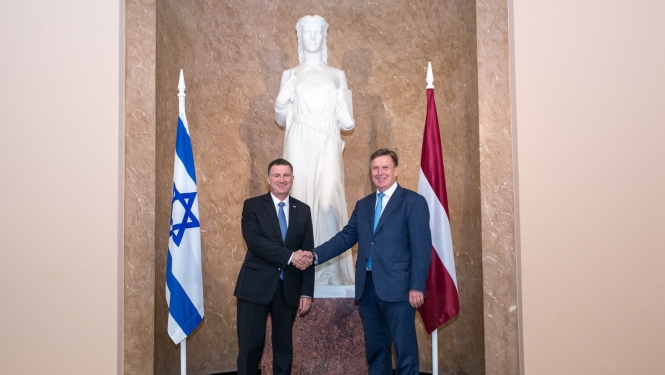 Ministru prezidents ar Izraēlas Kneseta priekšsēdētāju pārrunā abu valstu sadarbību