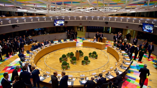 Briselē diskutē par Brexit procesu un eirozonas stabilitāti