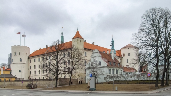 Ministru prezidents ar Valsts prezidentu un Saeimas priekšsēdētāju pārrunās plānu stingrāku ierobežojumu ieviešanai Covid-19 izplatības apturēšanai