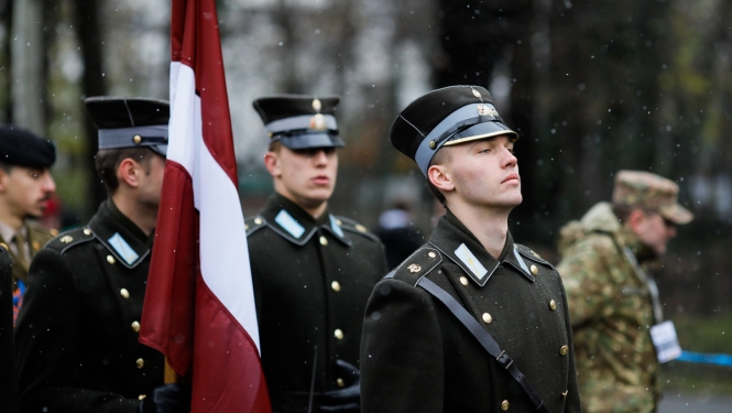 Aizsardzības ministriju pilnvaro slēgt līgumus par Latvijā ražotas munīcijas piegādēm