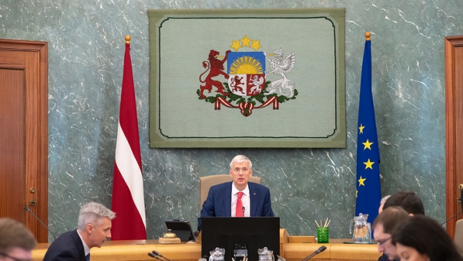 Deviņi Ministru kabineta locekļi turpinās darbu, ievērojot pašizolāciju dzīvesvietā