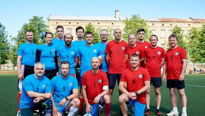 Valsts pārvalde un uzņēmēji rezultatīvā futbola spēlē aizsāk cīņu pret administratīvo slogu