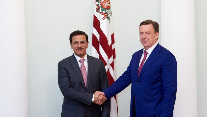 Ministru prezidents ar AAE ekonomikas ministru apspriež abu valstu ekonomiskās sadarbības iespējas