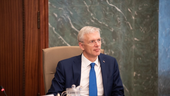 Ministru prezidents uzdod satiksmes ministram skaidrot reģionālo pārvadājumu konkursu