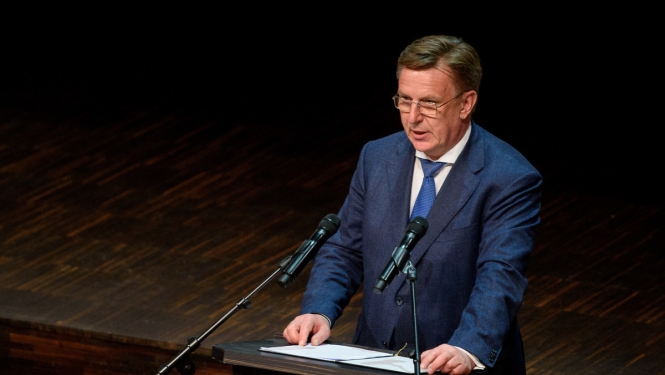 Ministru prezidents tiekas ar Japānas parlamentāriešiem