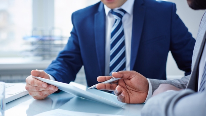 Ar grozījumiem paredzēts, ka turpmāk nostiprinājuma lūgumus zemesgrāmatu nodaļā iesniegs zvērināts notārs un bāriņtiesa