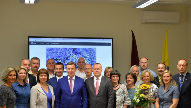 Ministru prezidents reģionālajā vizītē apmeklē Smilteni