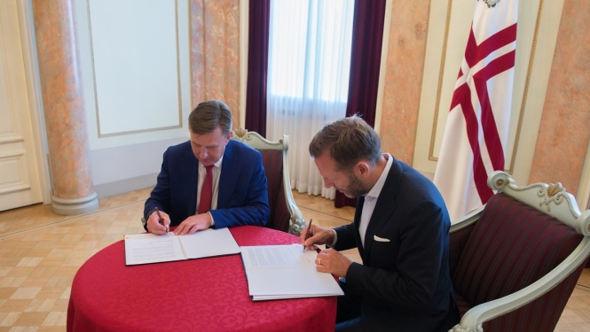 Paraksta Saprašanās memorandu par “Lattelecom” un LMT turpmāku attīstību