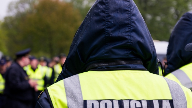 Nosaka papildus drošības prasības plaša mēroga publiskajiem pasākumiem