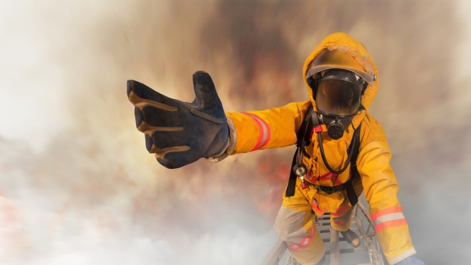 Bīstamajās glābšanas zonās pretsāpju līdzekļus cietušajiem sniegs VUGD amatpersonas