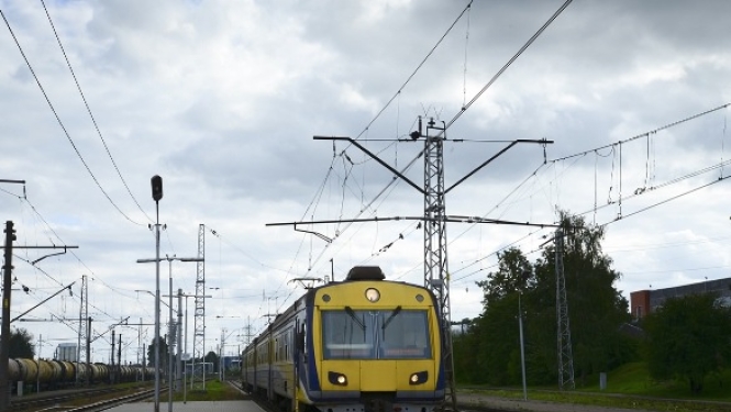 Valdība atbalsta Dzelzceļa drošības noteikumus un Dzelzceļa savstarpējās izmantojamības noteikumus