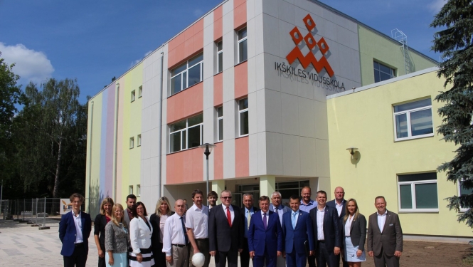 Ministru prezidents reģionālajā vizītē apmeklē Ikšķili