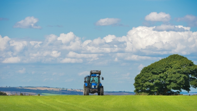 Tiks novērsta zagtas traktortehnikas reģistrācija Latvijā