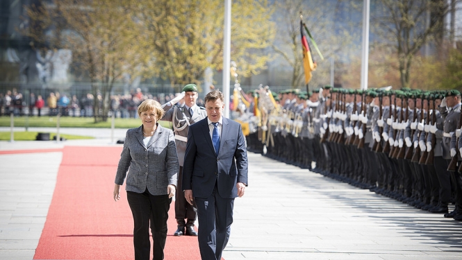 Ministru prezidents tiksies ar Vācijas kancleri Angelu Merkeli