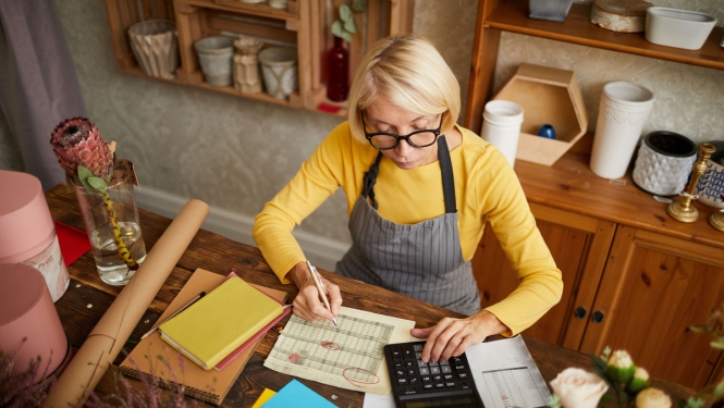 Līdz 10. novembrim izstrādās konkrētus atbalsta pasākumus uzņēmējiem un strādājošajiem