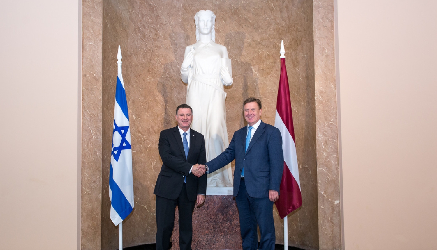 Ministru prezidents ar Izraēlas Kneseta priekšsēdētāju pārrunā abu valstu sadarbību