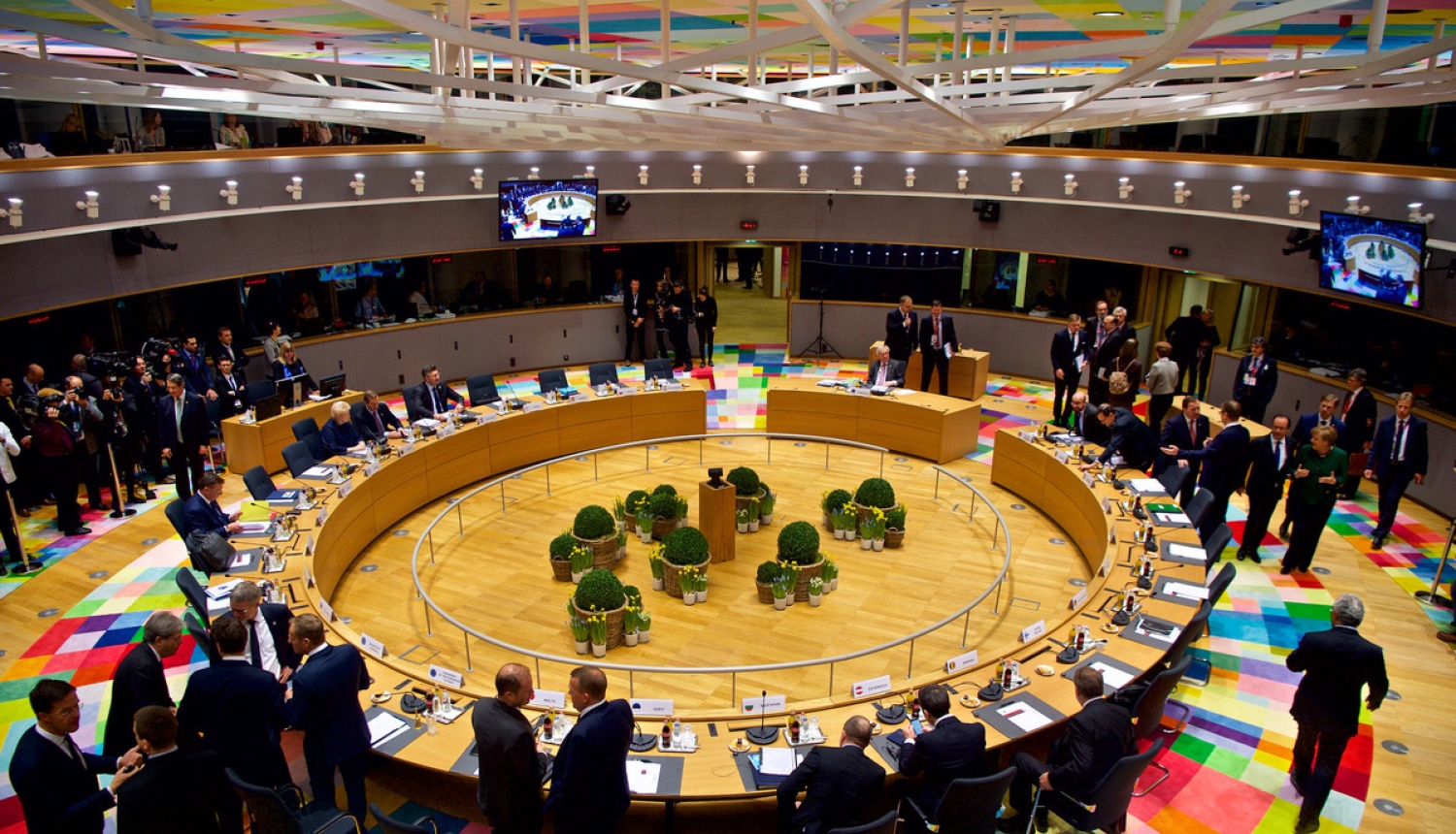 Briselē diskutē par Brexit procesu un eirozonas stabilitāti