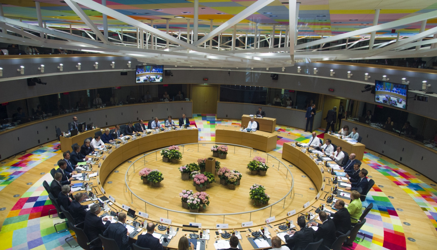 Eiropadome apspriež ar tirdzniecību un migrāciju saistītus jautājumus