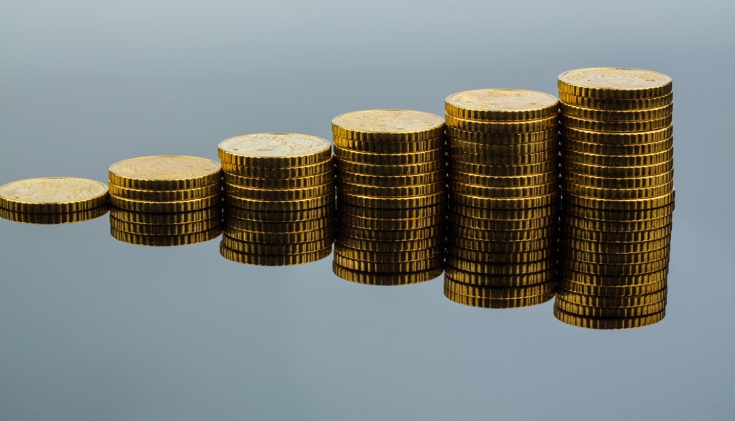 Paaugstina valsts nodevu par licences izsniegšanu un ikgadējo valsts nodevu par kreditēšanas pakalpojumu sniedzēja darbības uzraudzību