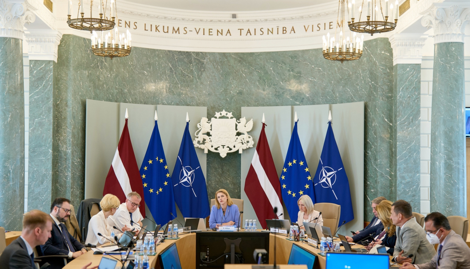 Ministru Prezidente vada  Ministru kabineta sēdi Zaļajā zālē