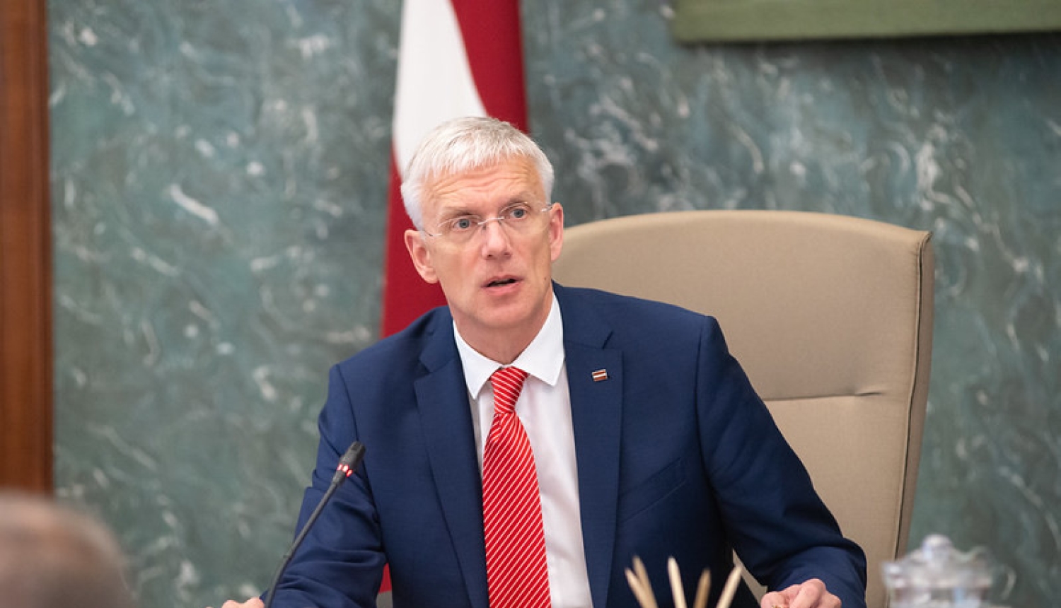 Kariņš ar ministriem pārrunās tautsaimniecības attīstības scenārijus pēc Covid-19 krīzes