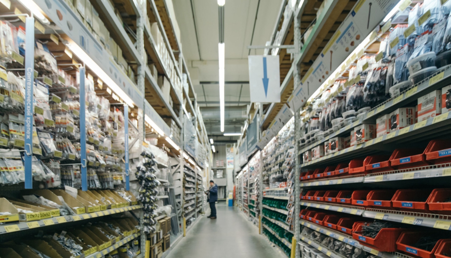 Saimniecības preču veikalu darbība tirdzniecības centros brīvdienās nav atļauta