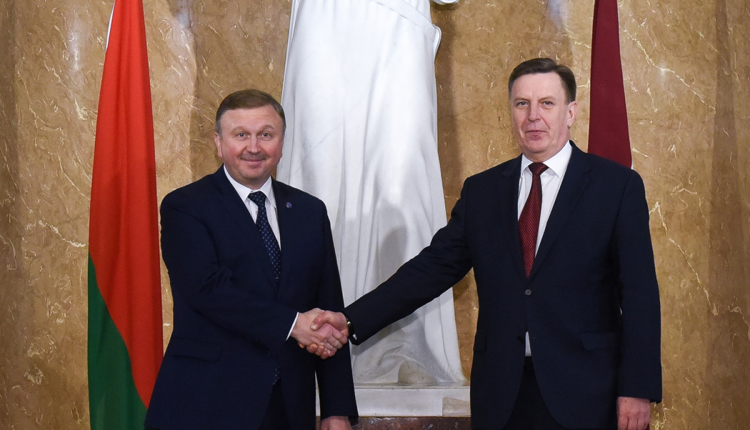 Latvijas un Baltkrievijas premjeri paraksta sadarbības līgumus, tostarp kodoldrošības jomā