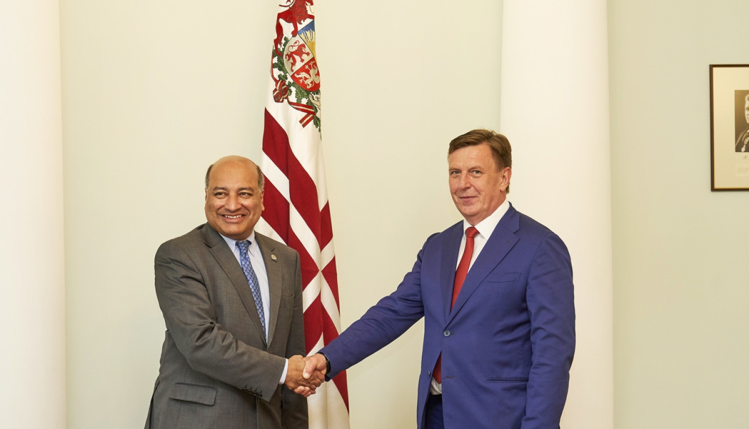 Ministru prezidents tiekas ar Eiropas Rekonstrukcijas un attīstības bankas prezidentu