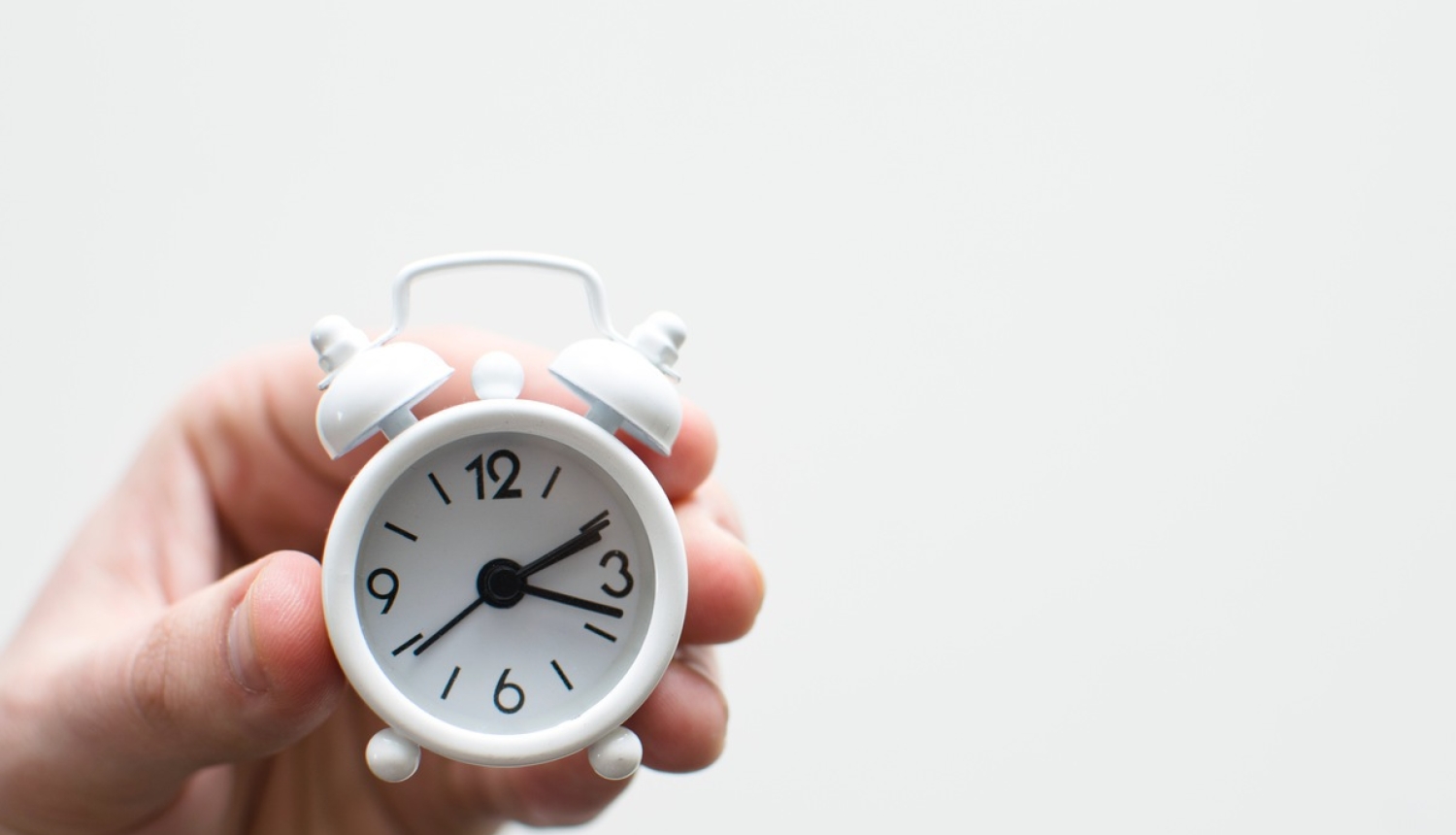 Latvija atbalsta atteikšanos no sezonālas laika maiņas, pastāvīgi paliekot vasaras laikā