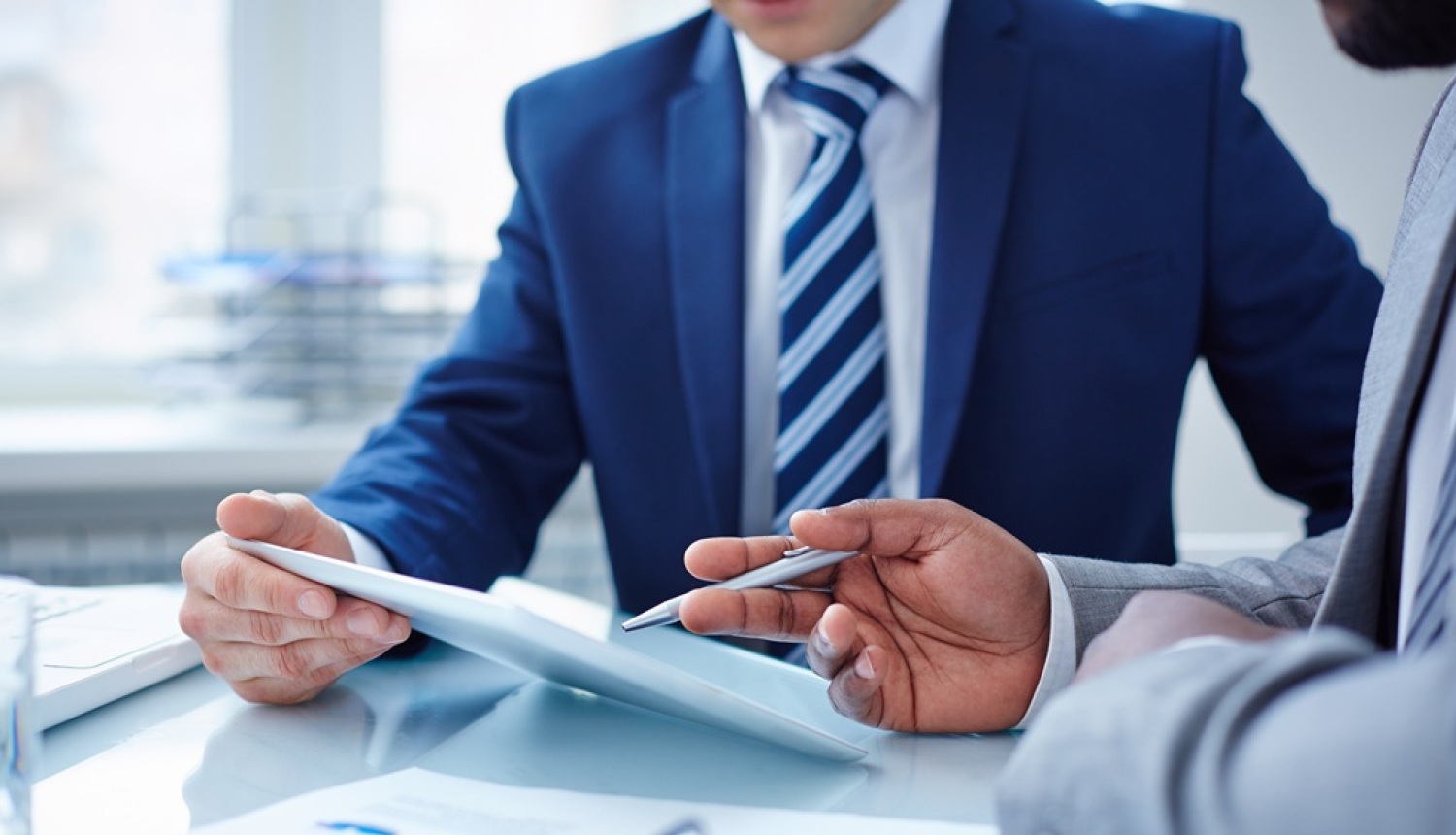 Ar grozījumiem paredzēts, ka turpmāk nostiprinājuma lūgumus zemesgrāmatu nodaļā iesniegs zvērināts notārs un bāriņtiesa