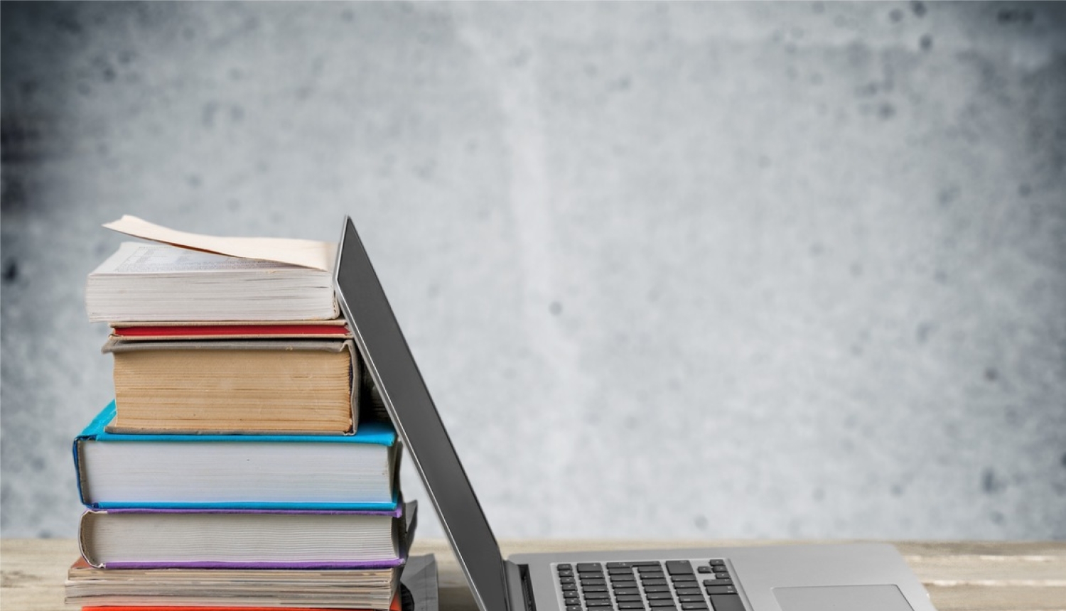 ES fondu atbalsts nodrošinās vismaz 1000 eiro atalgojumu studējošajiem doktorantūrā