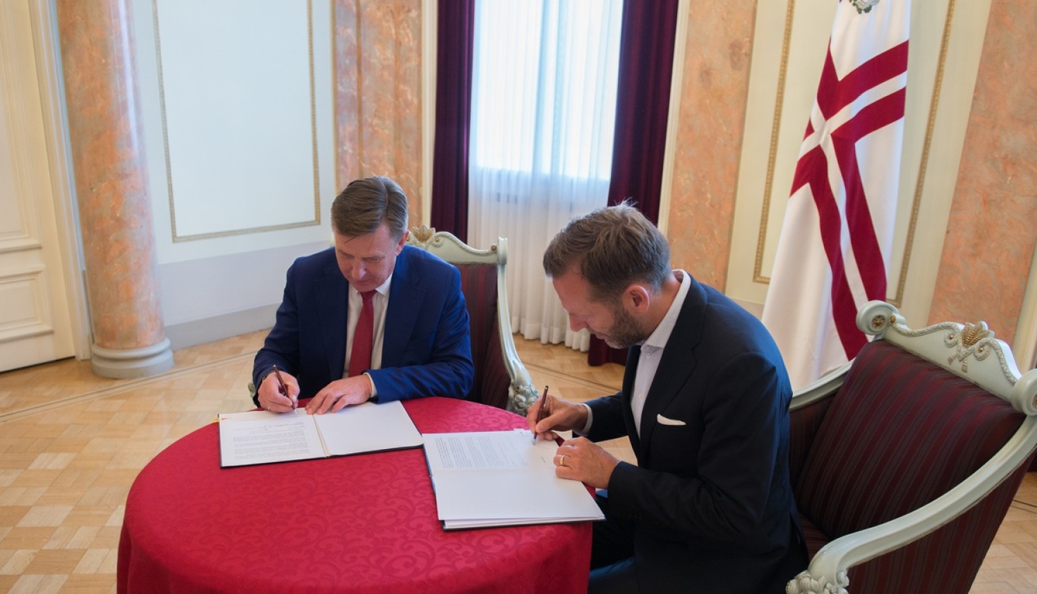 Paraksta Saprašanās memorandu par “Lattelecom” un LMT turpmāku attīstību