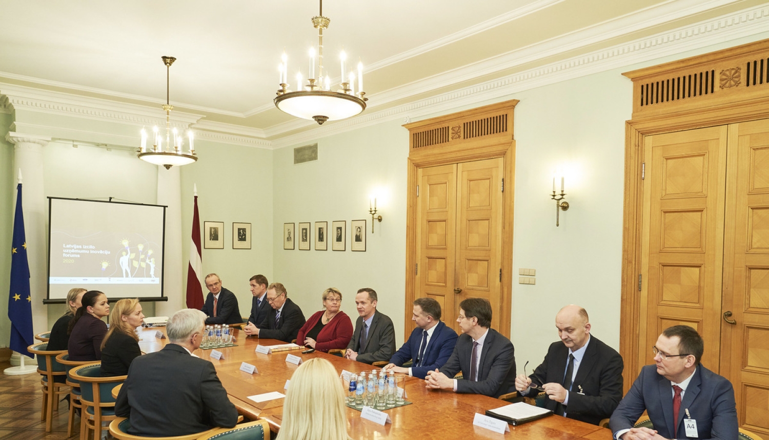 Ministru prezidents tikās ar lielo valsts uzņēmumu vadības pārstāvjiem