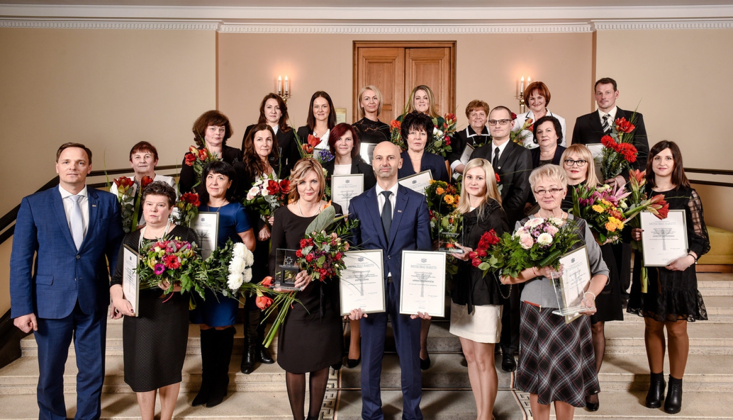 Par atsaucību un izcilu klientu apkalpošanu pasniedz apbalvojumus