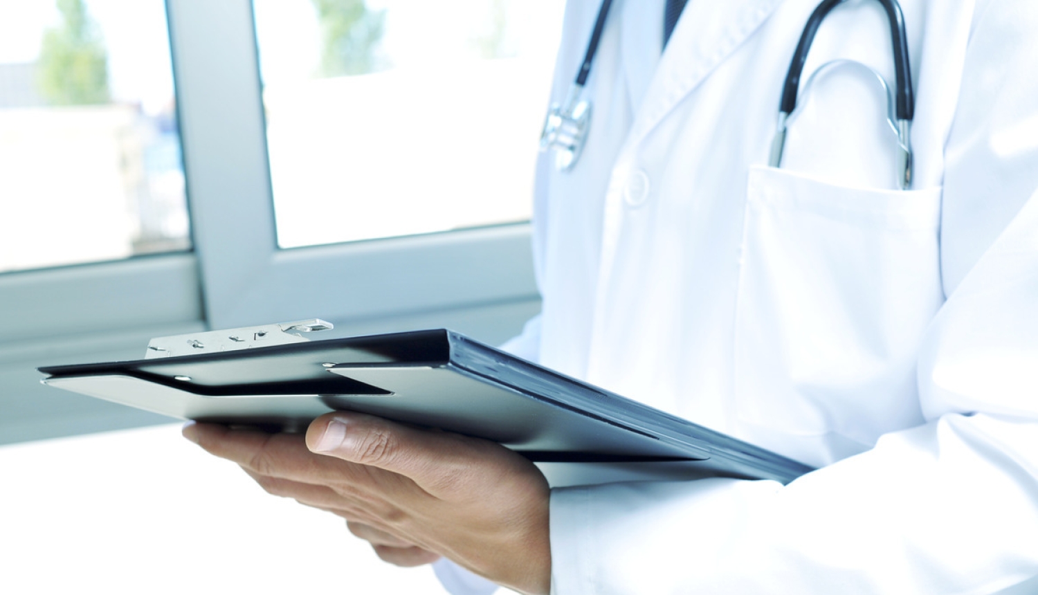 Nākamgad mediķiem vidējā darba samaksa pieaugs par 20%