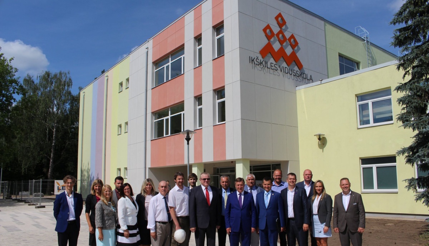 Ministru prezidents reģionālajā vizītē apmeklē Ikšķili