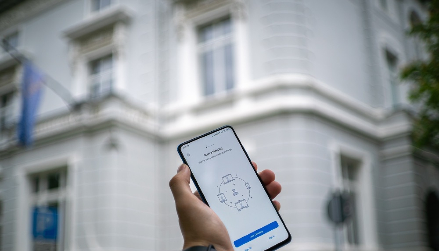 Veselības ministrija aicina: iespēju robežās strādājiet attālināti