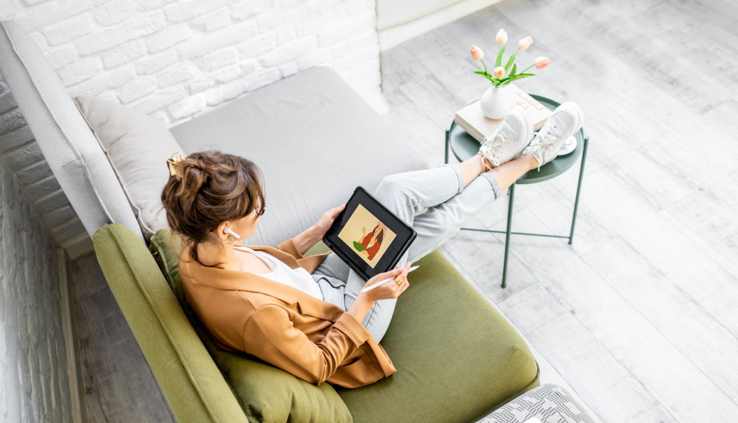 SPKC epidemiologu noteiktas kontaktpersonas mājas karantīnu varēs pārtraukt ātrāk, ja 10. dienā Covid-19 tests ir negatīvs